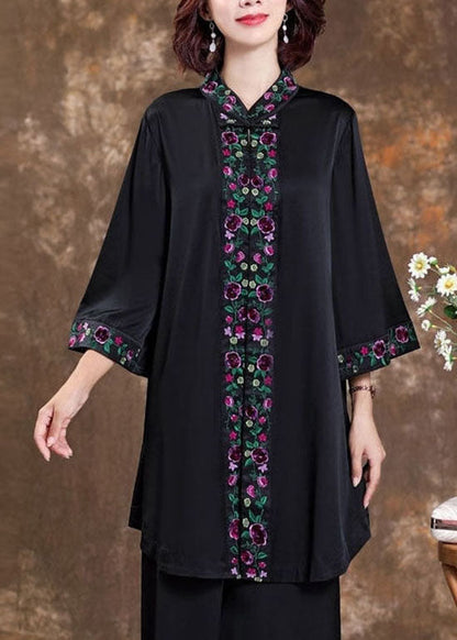 Effortlessly Elegant Top with a Timeless Design
