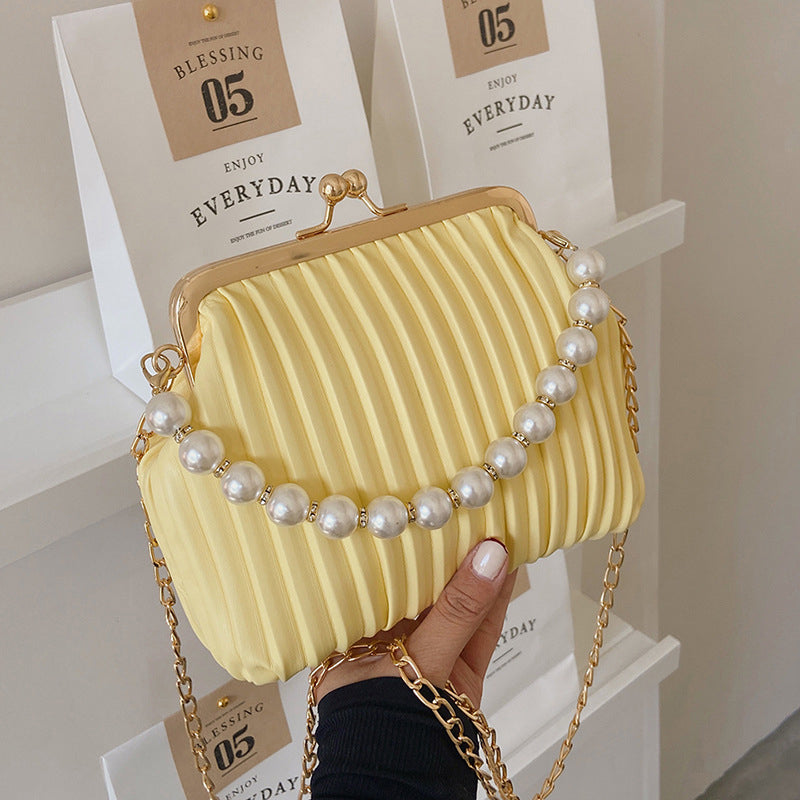 Gracefully Styled Bag for Any Occasion