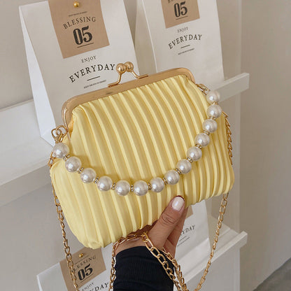 Gracefully Styled Bag for Any Occasion