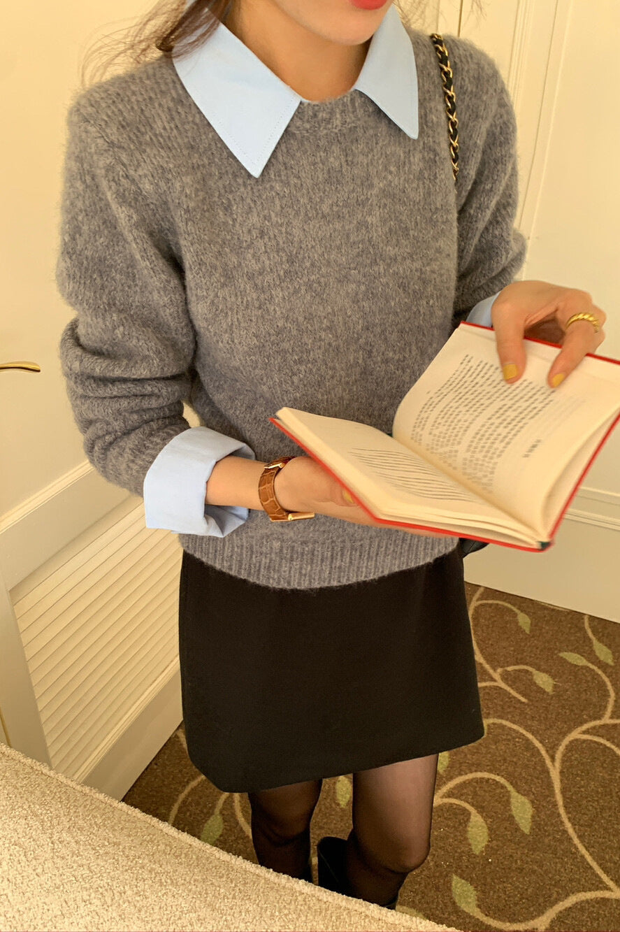 Effortlessly Elegant Sweater with a Timeless Design