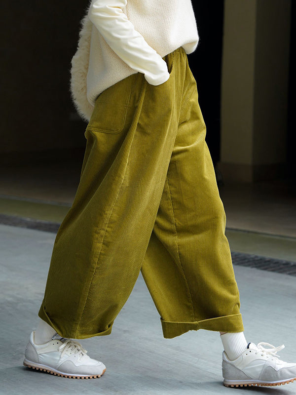 Effortlessly Elegant Pants with a Timeless Design