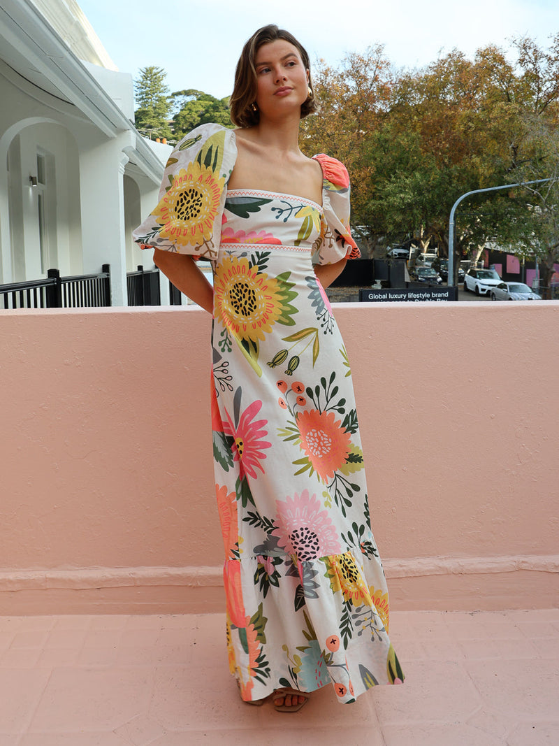 Classic Vintage Dress with a Flattering Fit