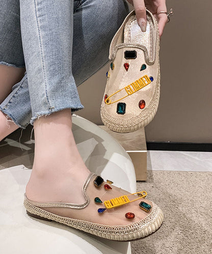 Well Tailored Sandals with a Graceful Silhouette
