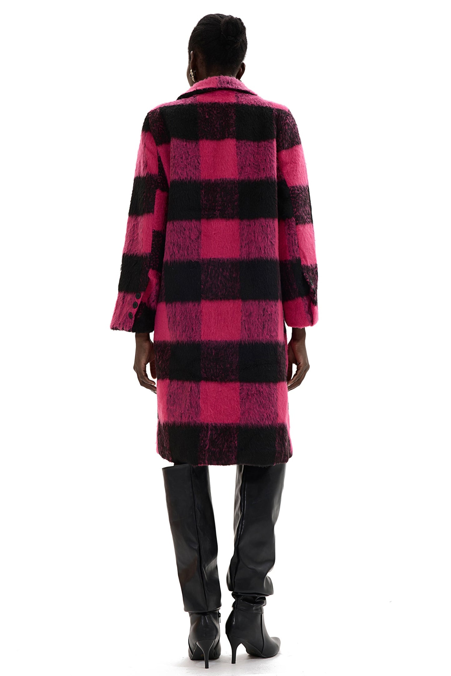 Beautifully Finished Coat in a Timeless Design