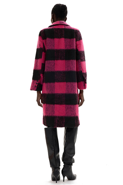 Beautifully Finished Coat in a Timeless Design