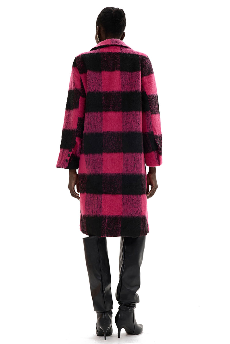 Beautifully Finished Coat in a Timeless Design