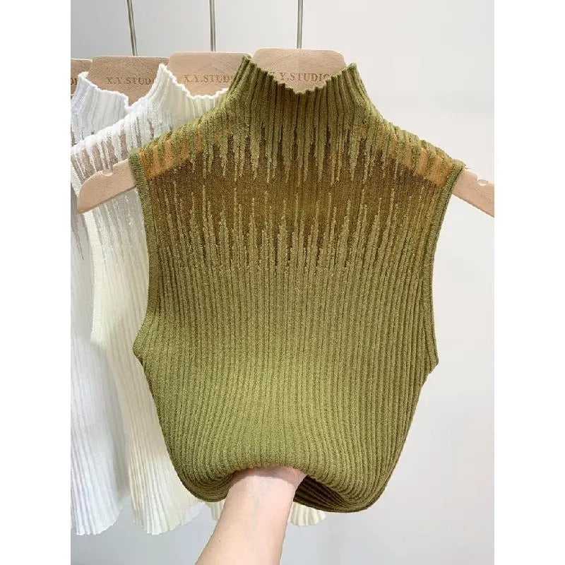 Effortlessly Elegant Top with a Timeless Design