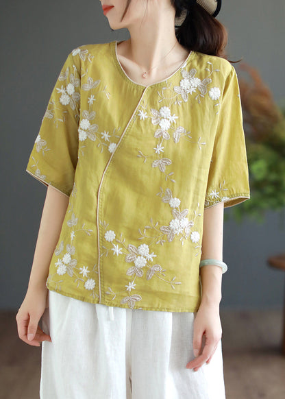 Well Tailored Top with a Graceful Silhouette