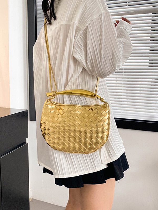 Well Tailored Bag with a Graceful Silhouette