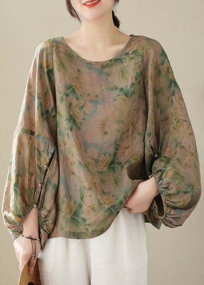 Classic Vintage Shirt with a Flattering Fit