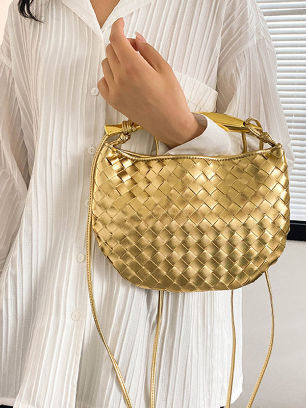 Well Tailored Bag with a Graceful Silhouette