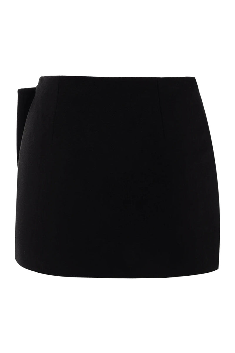 Gracefully Styled Garment for Any Occasion