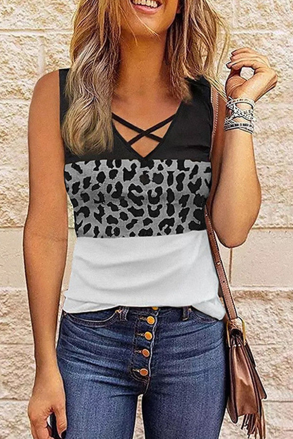 Well Tailored Top with a Graceful Silhouette