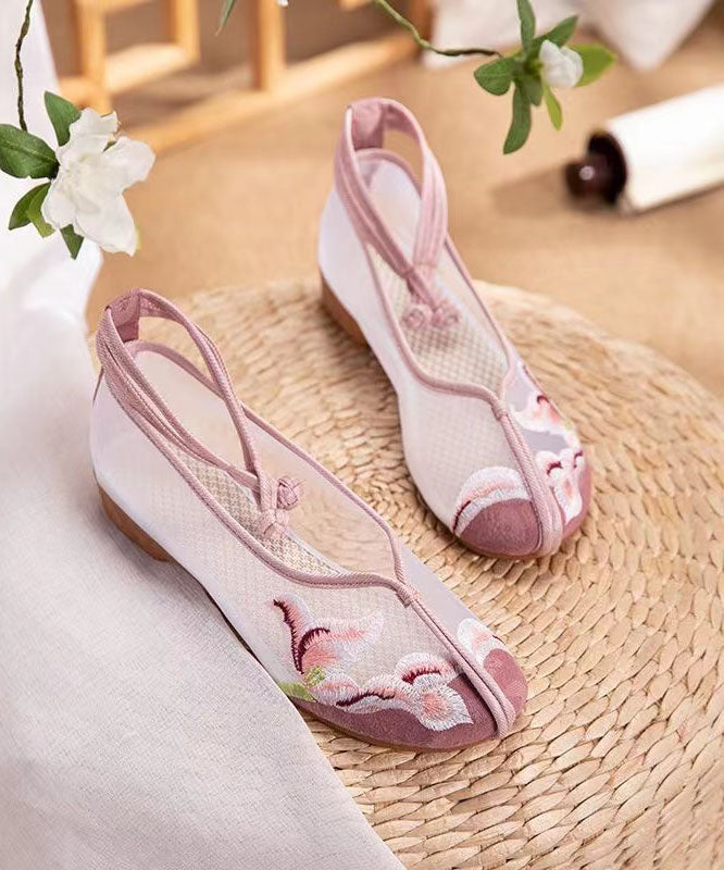 Well Tailored Sandals with a Graceful Silhouette