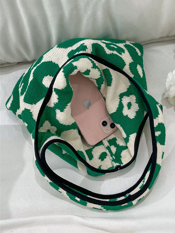 Beautifully Finished Bag in a Timeless Design