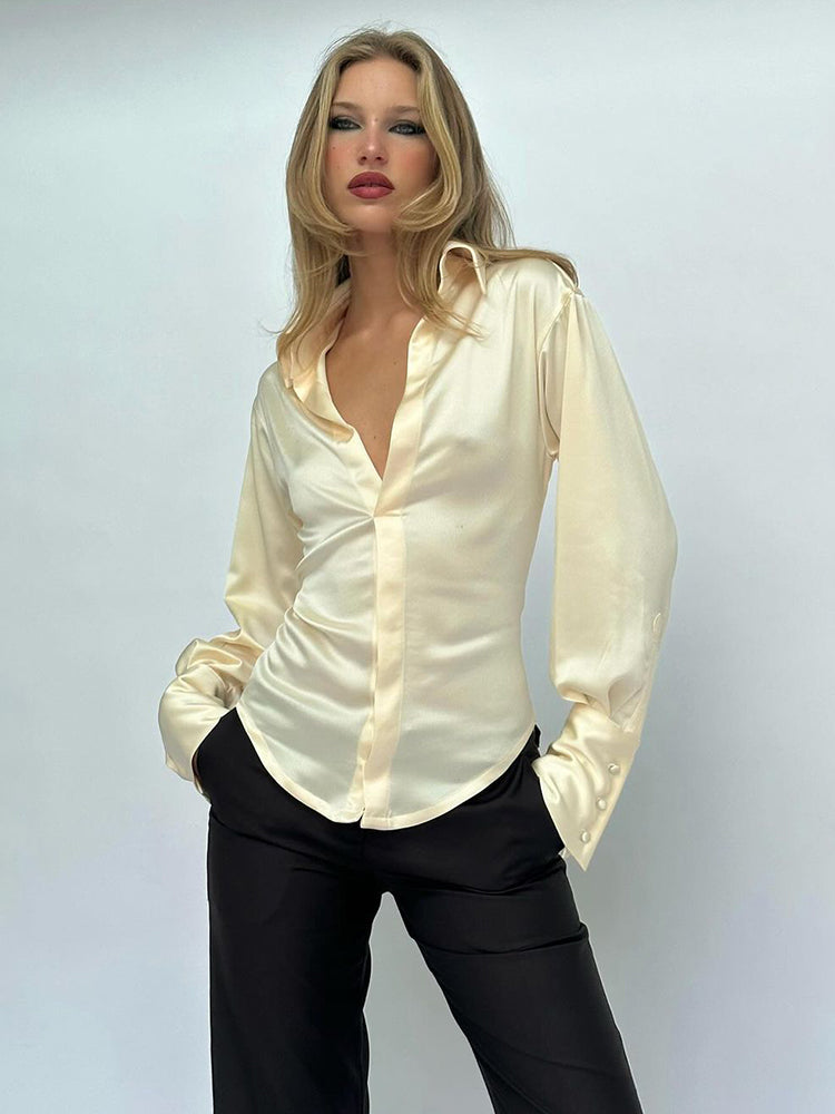 Beautifully Crafted Blouse in a Classic Style