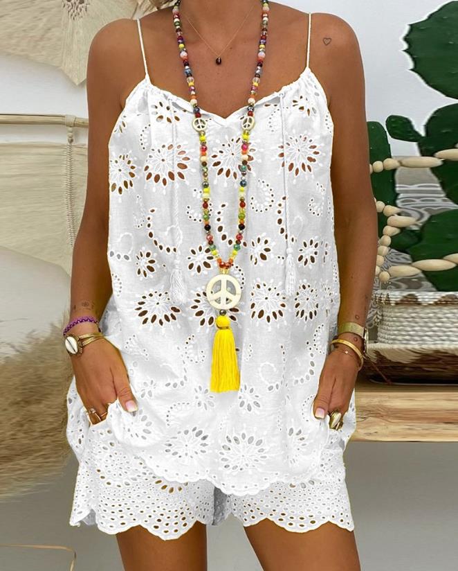 Sophisticated Garment with a Clean Classic Look