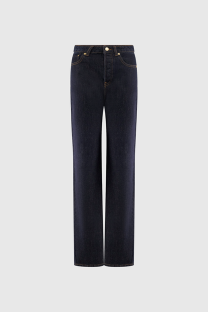 Well Tailored Pants with a Graceful Silhouette