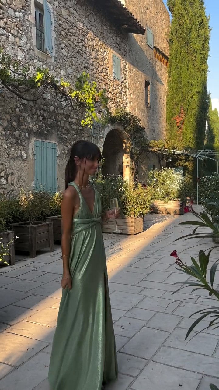 Sophisticated Dress with a Clean Classic Look