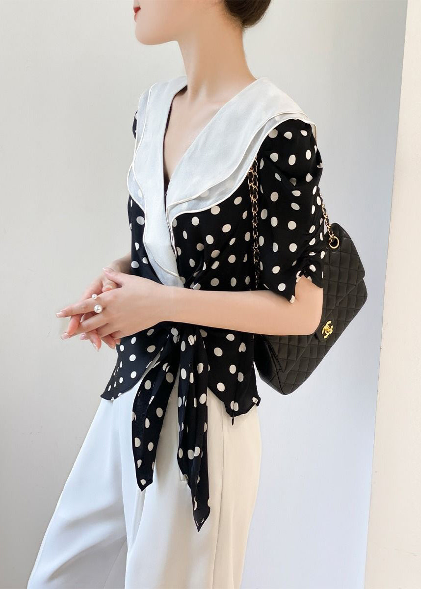 Effortlessly Elegant Top with a Timeless Design