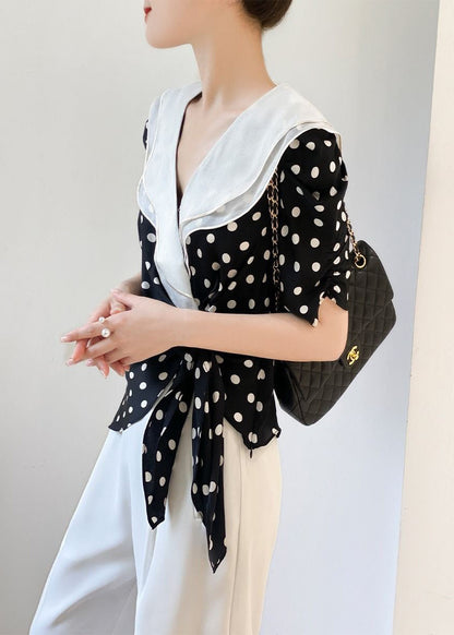 Effortlessly Elegant Top with a Timeless Design