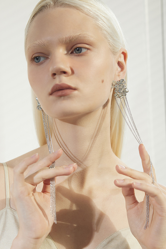 Well Tailored Garment with a Graceful Silhouette