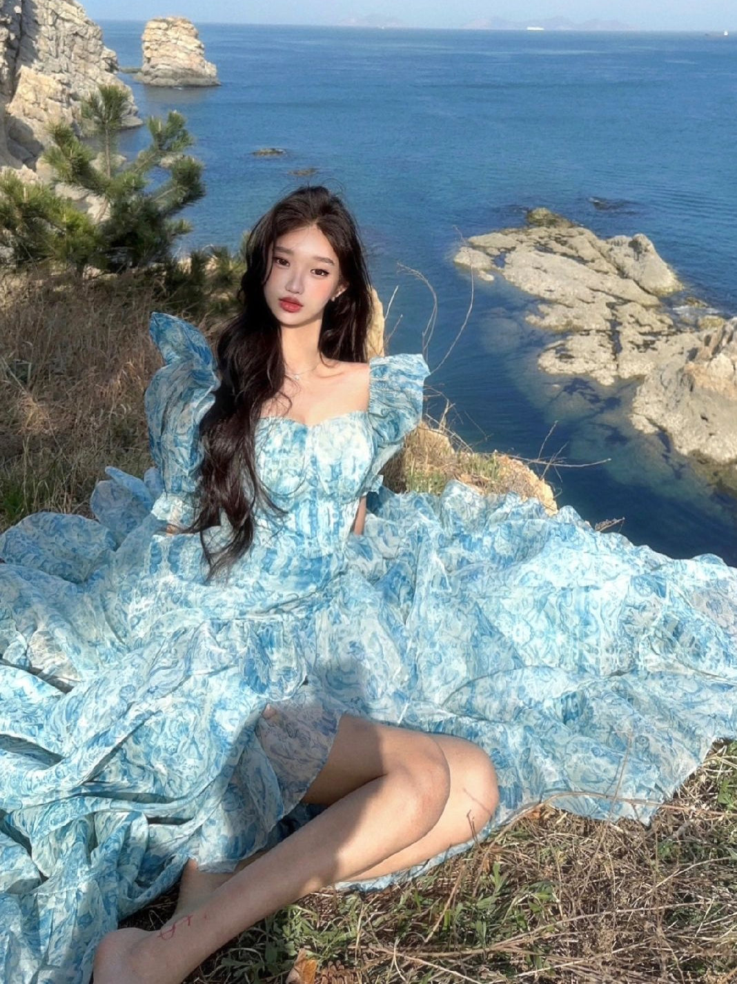 Effortlessly Elegant Dress with a Timeless Design