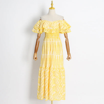 Effortlessly Elegant Dress with a Timeless Design