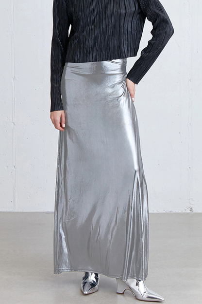 Well Tailored Garment with a Graceful Silhouette