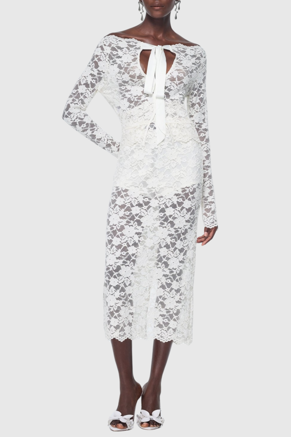 Effortlessly Elegant Garment with a Timeless Design
