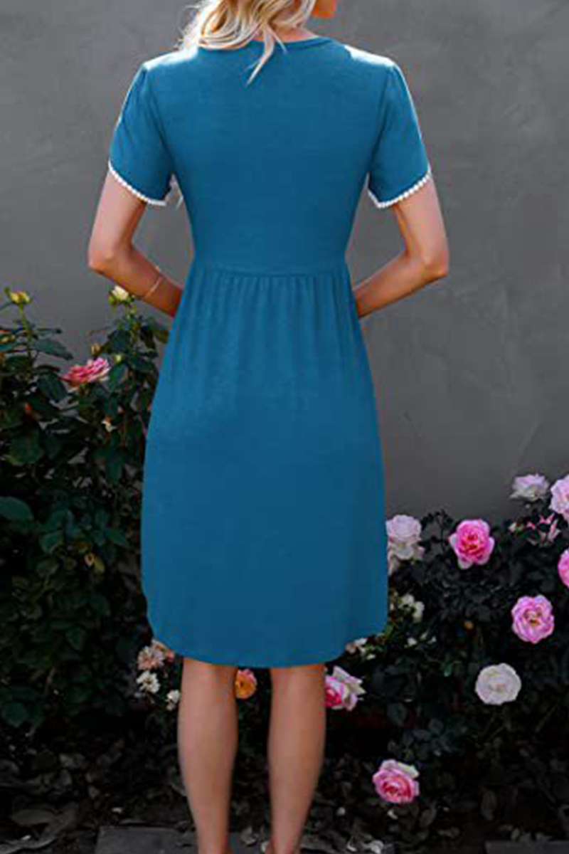 Classic Vintage Dress with a Flattering Fit