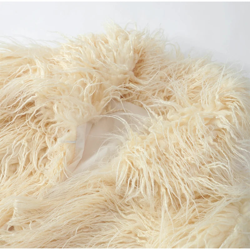 Gracefully Styled Coat for Any Occasion