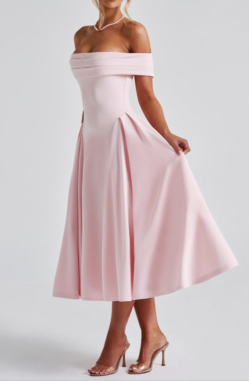 Classic Vintage & Enduringly Stylish Dress