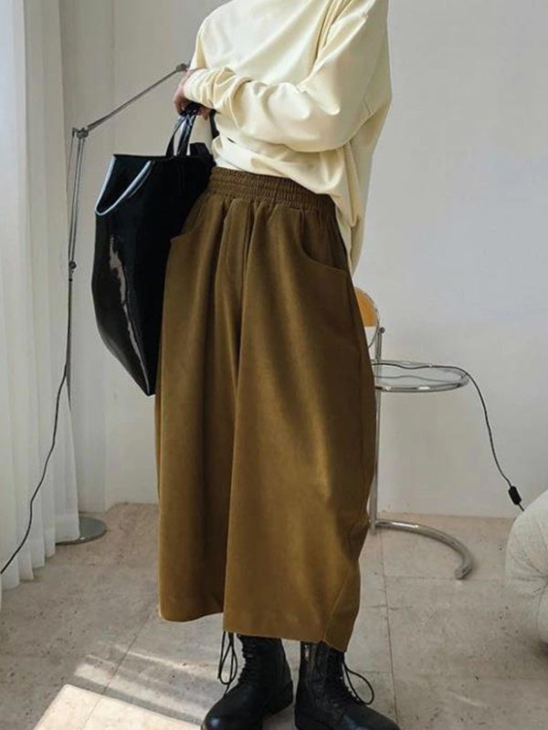 Classic Vintage Trousers with a Flattering Fit