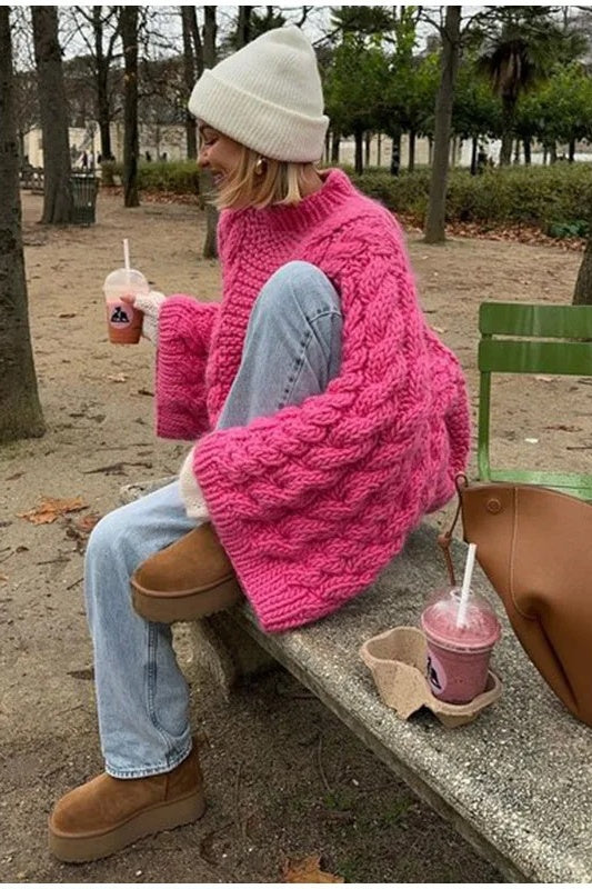 Effortlessly Elegant Sweater with a Timeless Design