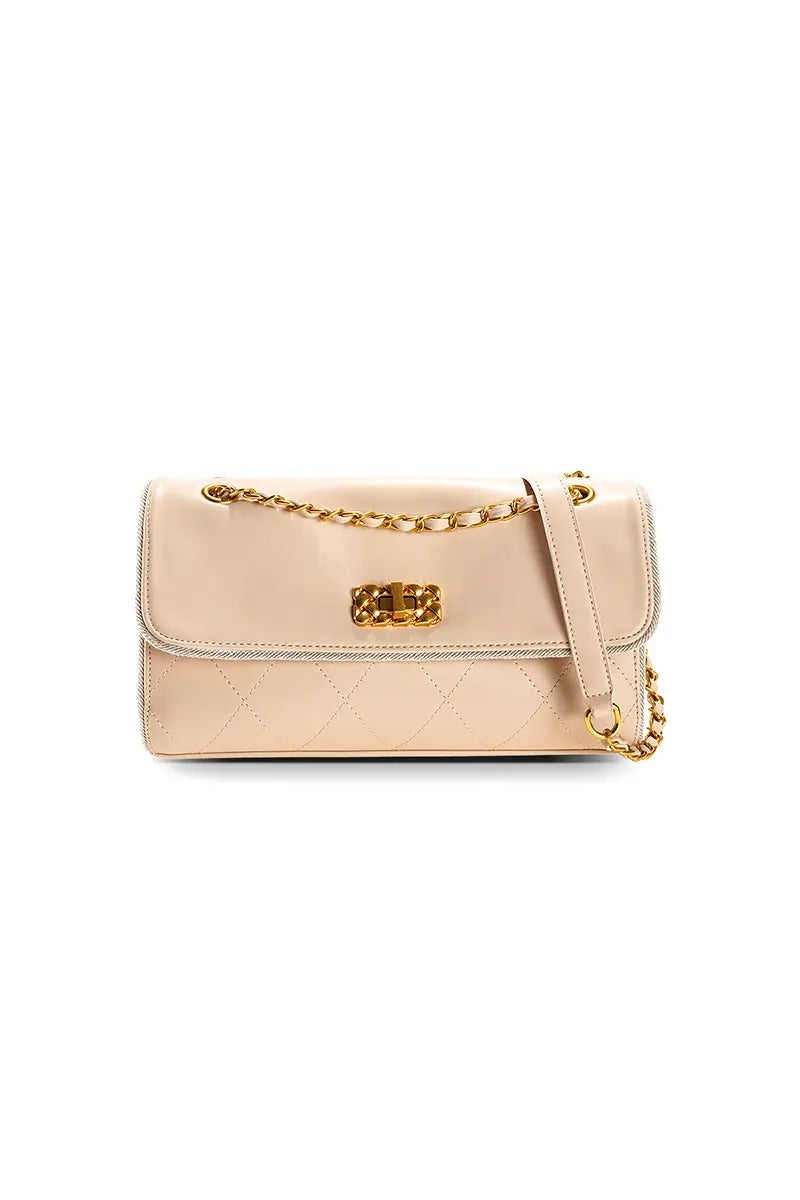Gracefully Styled Bag for Any Occasion