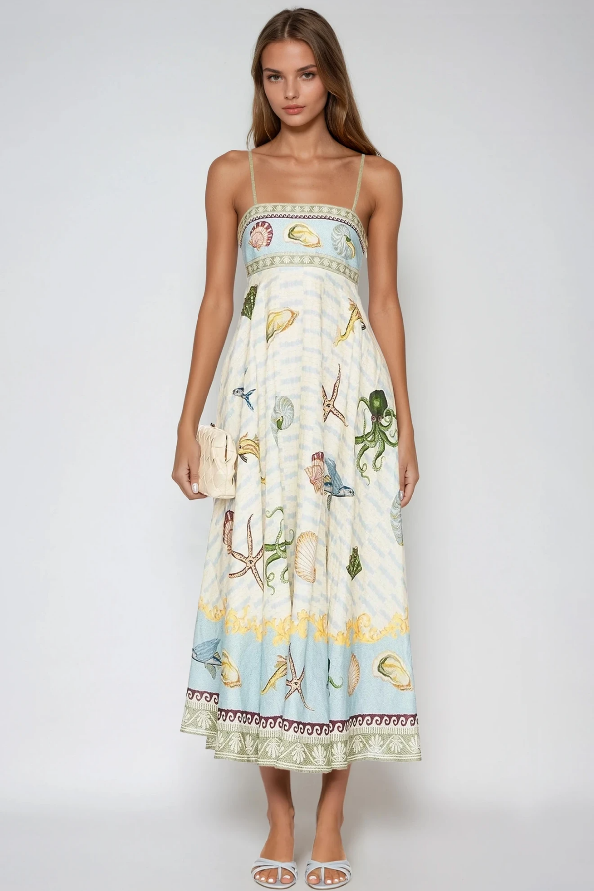 Beautifully Crafted Dress in a Classic Style