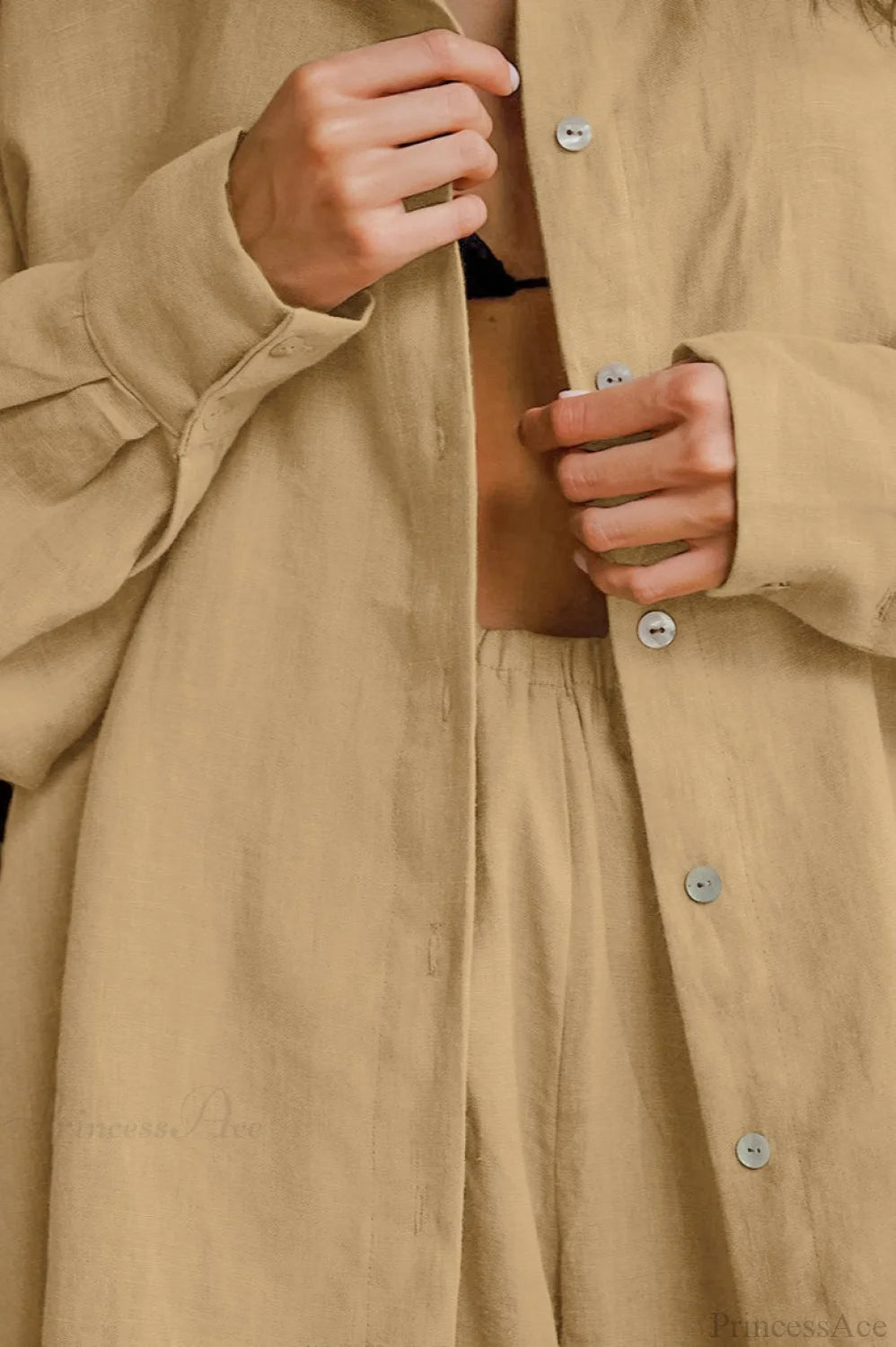 Sophisticated Garment with a Clean Classic Look