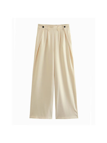 Well Tailored Pants with a Graceful Silhouette