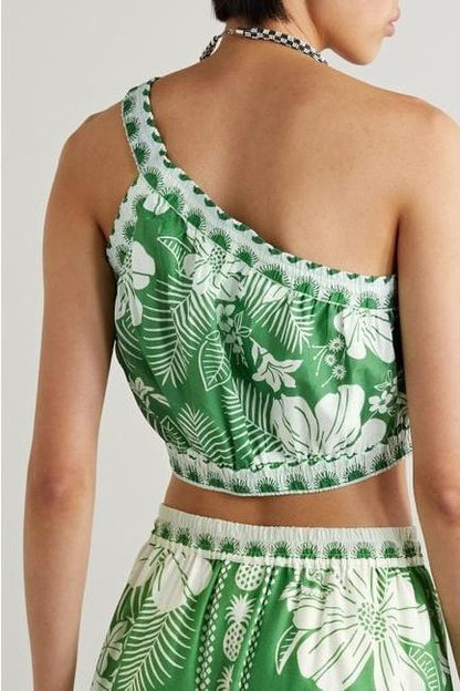 Gracefully Styled Garment for Any Occasion