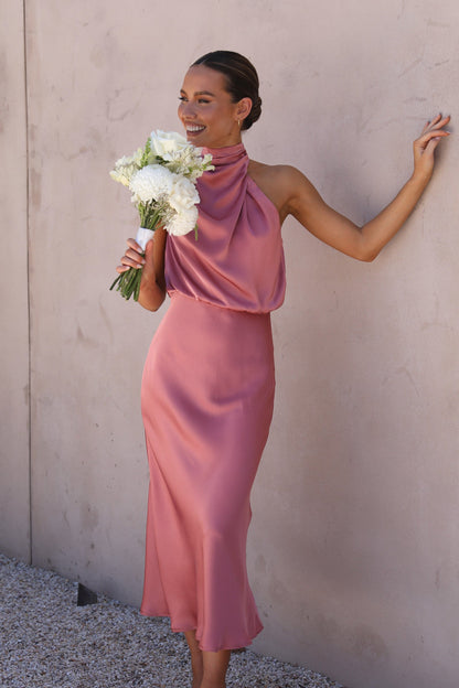 Gracefully Styled Garment for Any Occasion