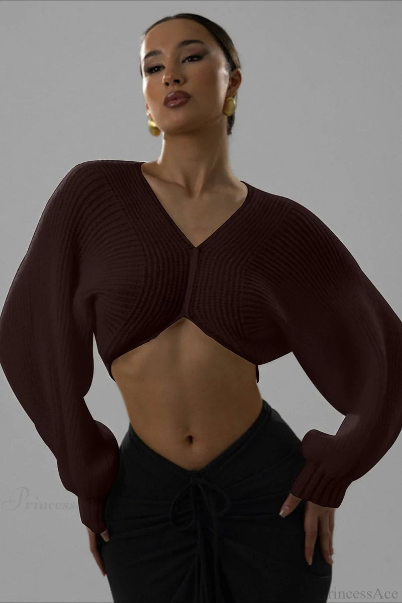Well Tailored Sweater with a Graceful Silhouette