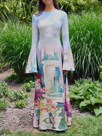 Beautifully Finished Dress in a Timeless Design