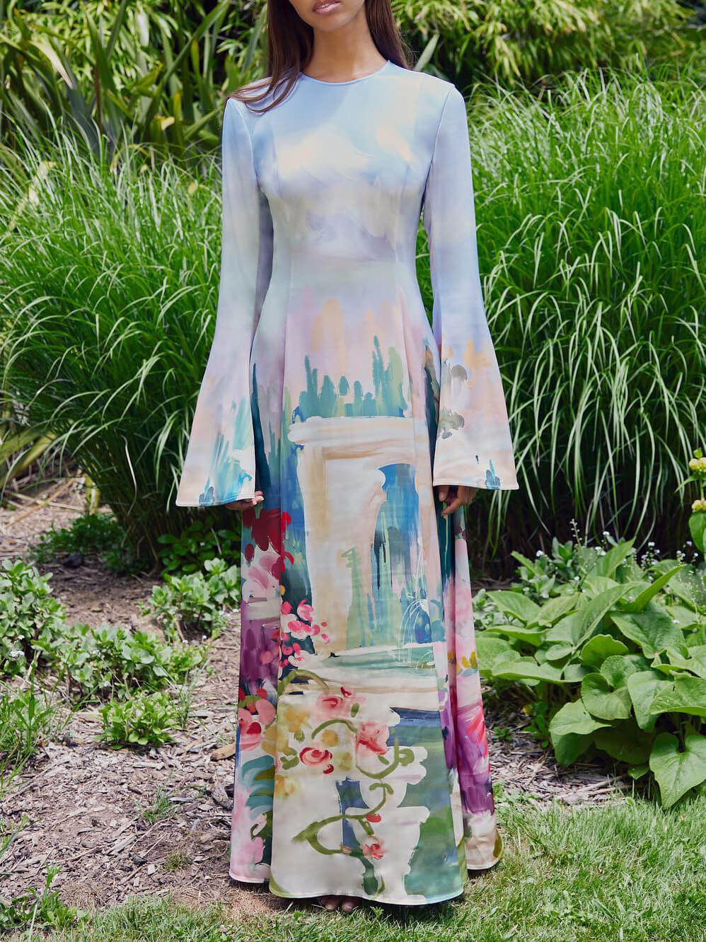 Beautifully Crafted Dress in a Classic Style