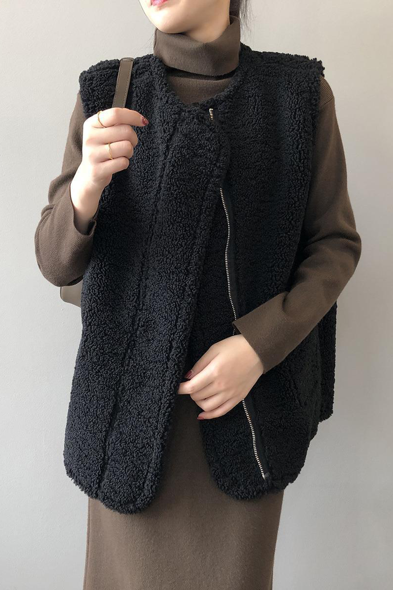 Gracefully Styled Coat for Any Occasion