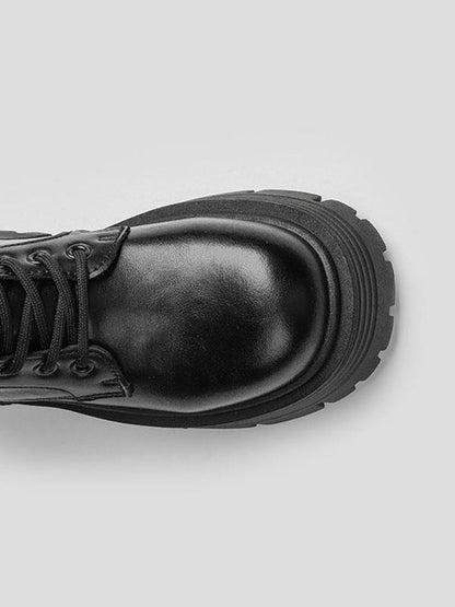 Beautifully Finished Boots in a Timeless Design