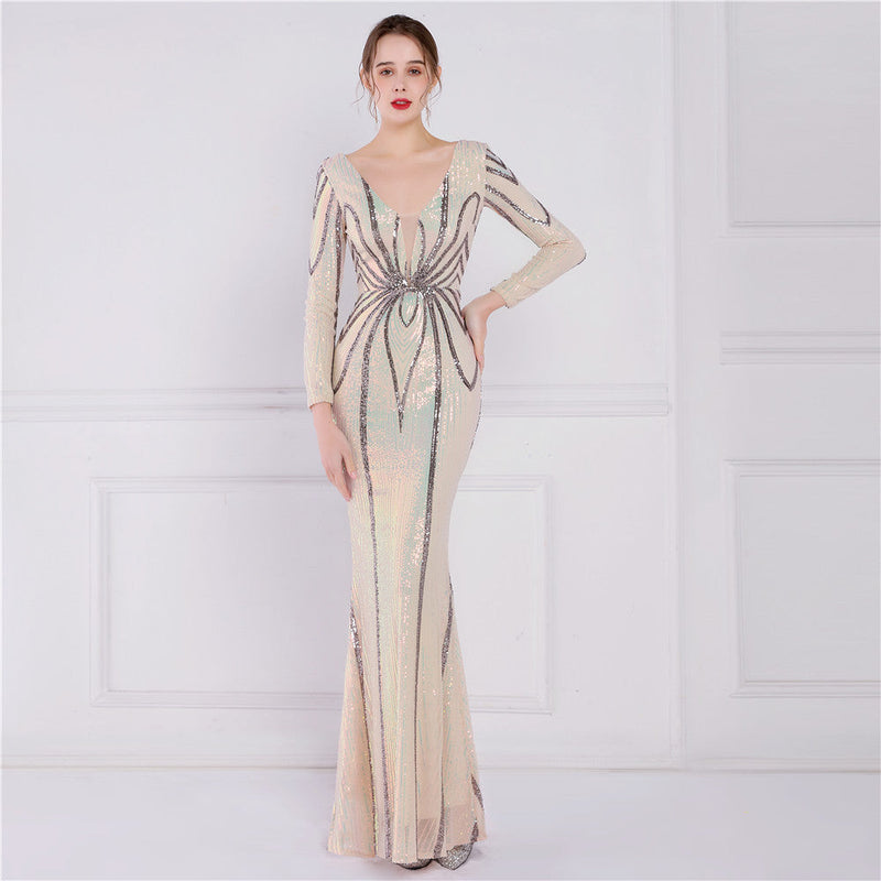 Beautifully Finished Dress in a Timeless Design