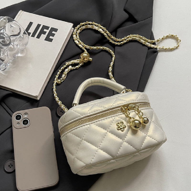 Sophisticated Bag with a Clean Classic Look