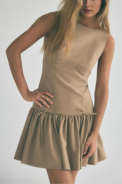 Sophisticated Dress with a Clean Classic Look