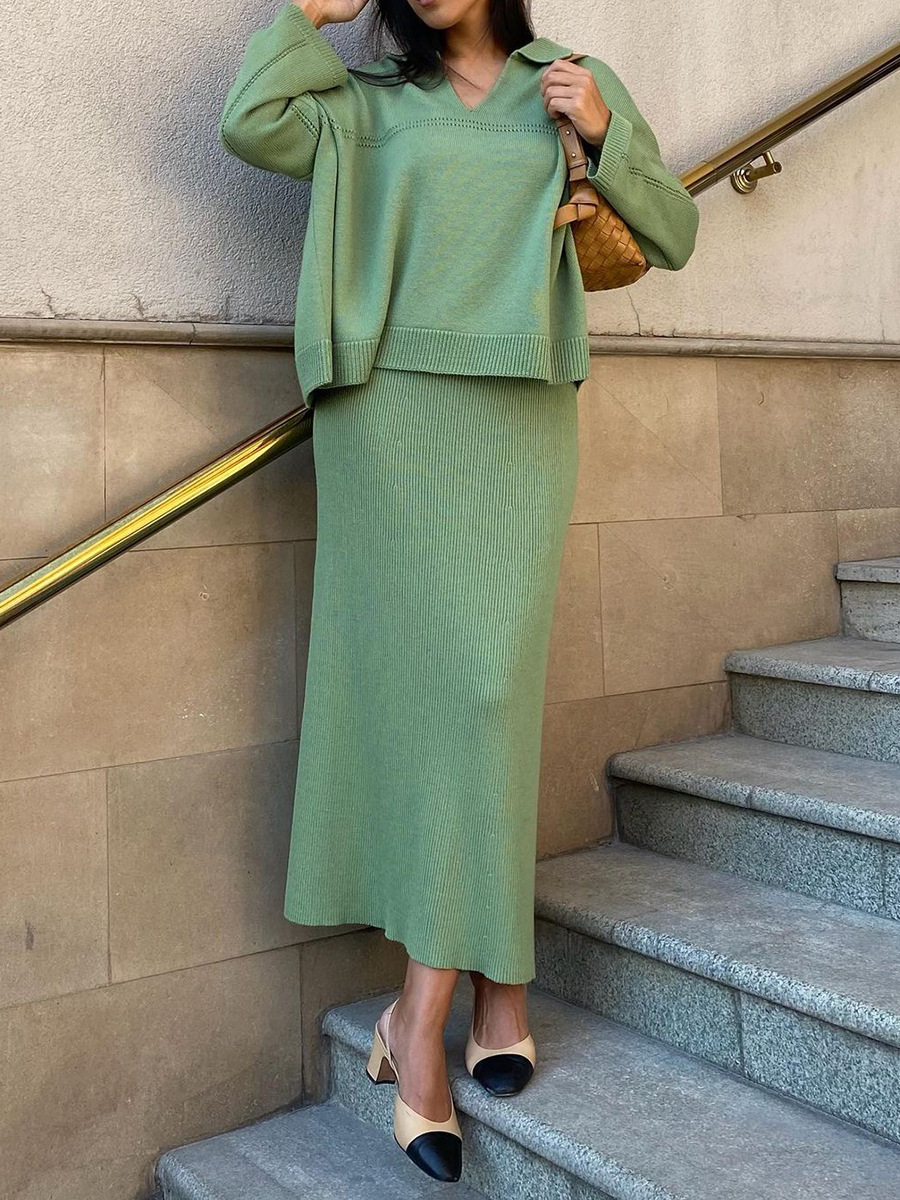 Effortlessly Elegant Garment with a Timeless Design